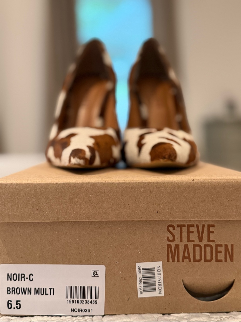 Steve Madden Brown and White Cowhide Pointed-Toe Pumps Sz 6.5 - Picture 6 of 10